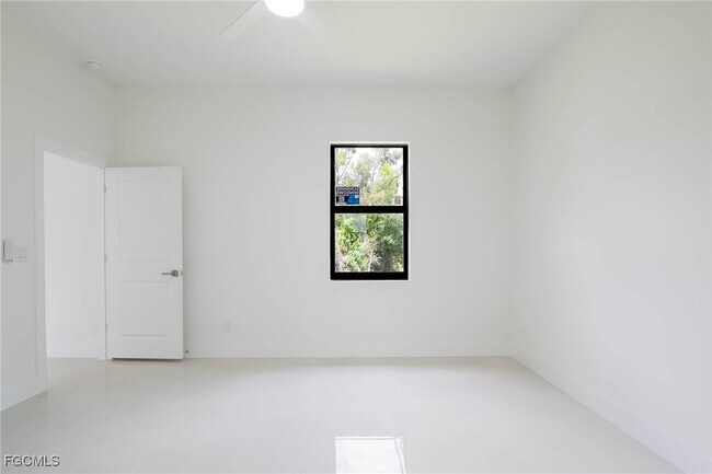 Building Photo - 3216 40th St SW