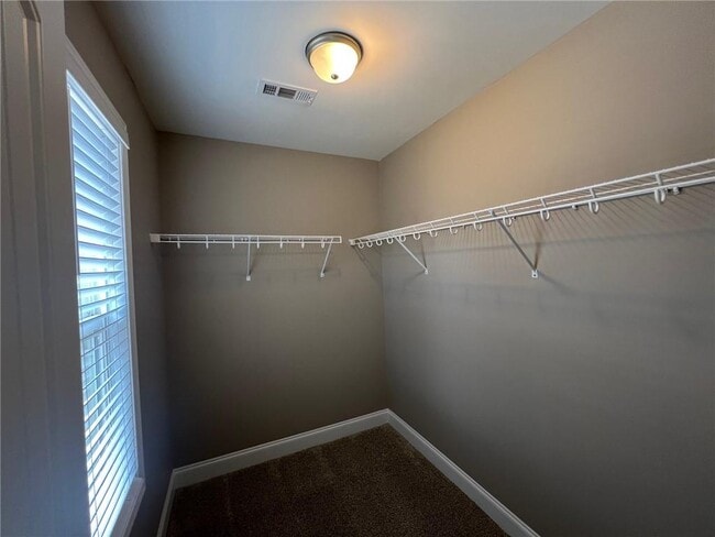 Building Photo - 732 E Jefferson St