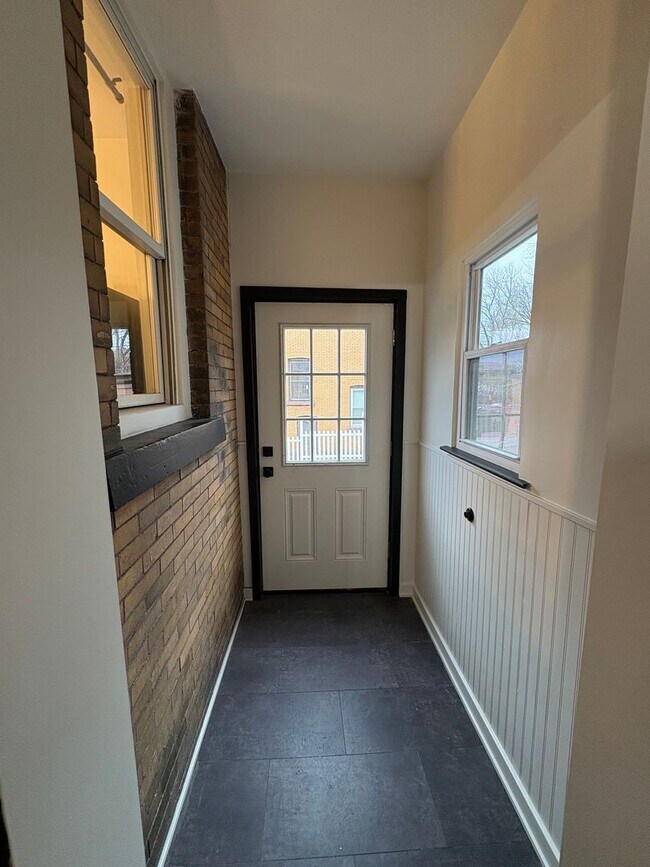 Building Photo - 3 Unit Apartment Building in the Heart of the Bellevue area of Pittsburgh