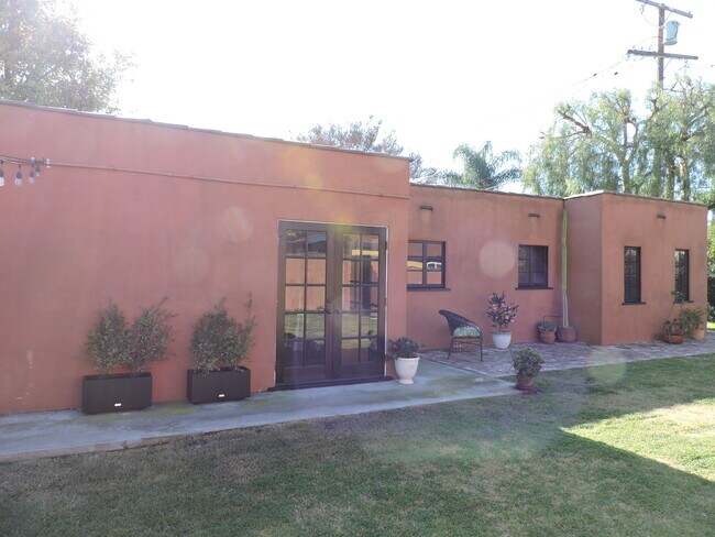 Building Photo - 3751 Olive Ave