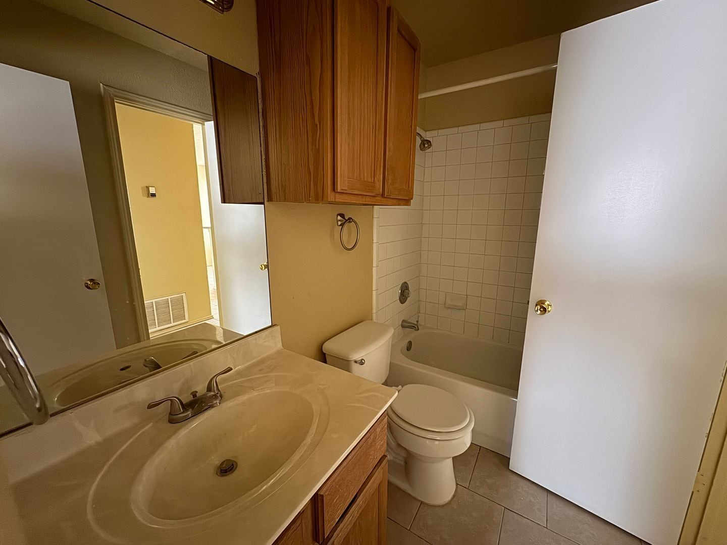 Building Photo - 5702 Greengate Dr