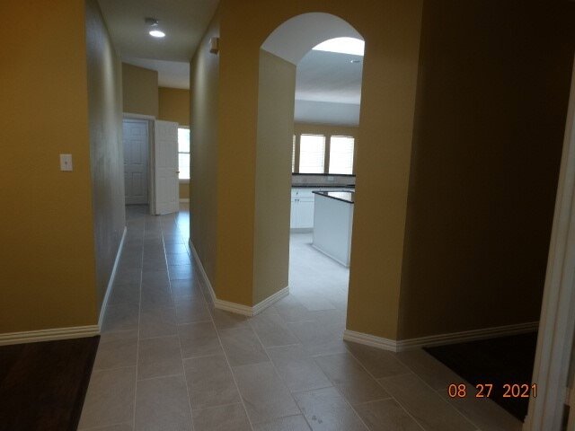 Building Photo - 5016 Adolphus Dr