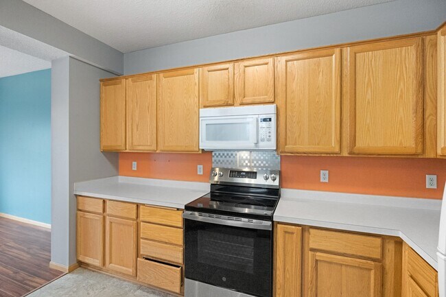 Building Photo - 207 Christenson Way NE