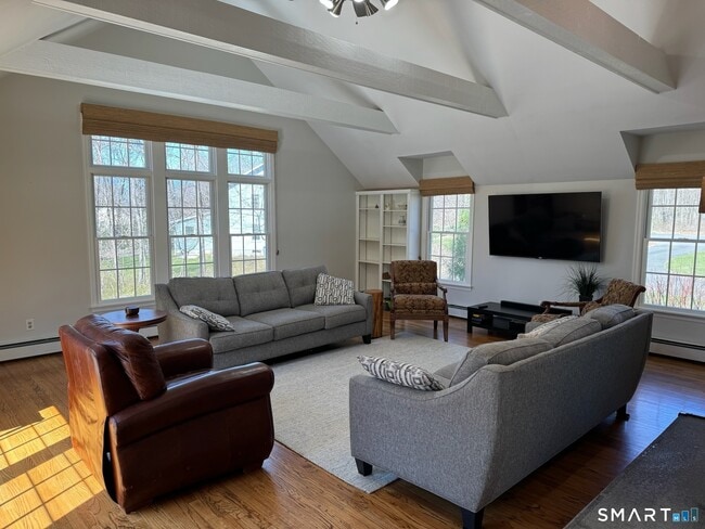 Building Photo - 11 Van Campen Ln