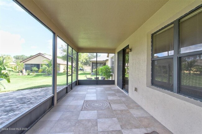 Building Photo - 1233 Bolle Cir