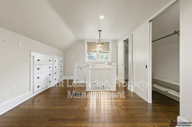 Building Photo - 1041 Fontaine Rd