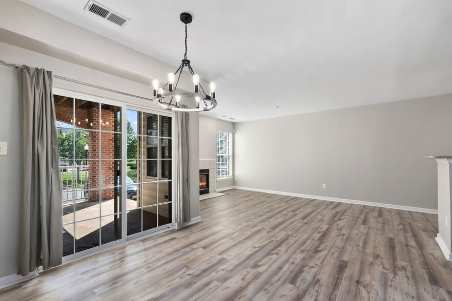 Building Photo - 25340 Lake Mist Square