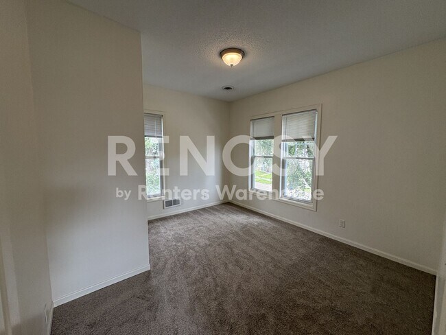 Building Photo - 708 Randolph Ave