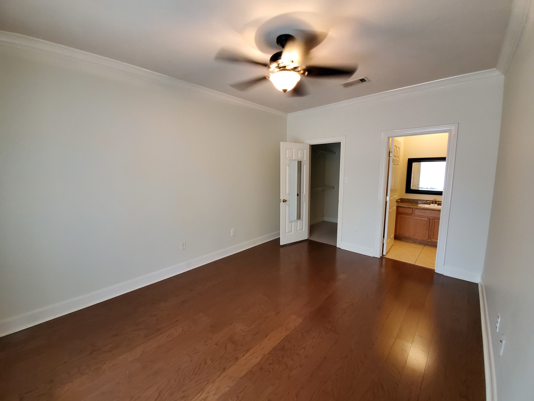 bedroom 2 - 710 E Boyd Dr