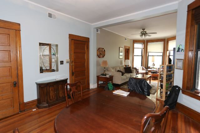 Building Photo - 1326 N Claremont Ave