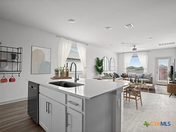 Building Photo - 333 Fairfax Ave