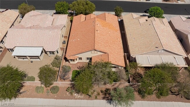 Building Photo - 3517 Amish Ave