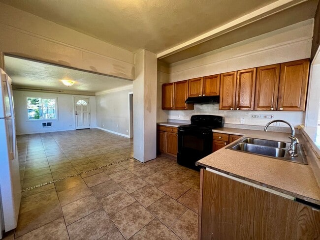 Building Photo - Non-Refundable & Security Deposit Total: $2500.00