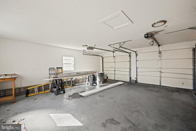 Building Photo - 11 Holly Rd