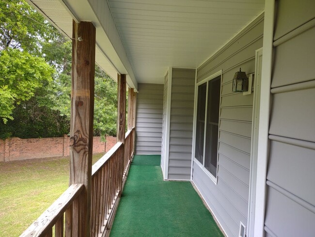Building Photo - Adorable Two Bedroom Two Bath Condo - Just...