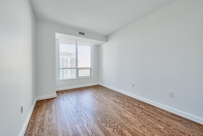Building Photo - 20 Newport Pkwy