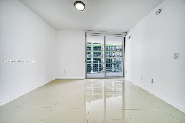 Building Photo - 488 NE 18th St
