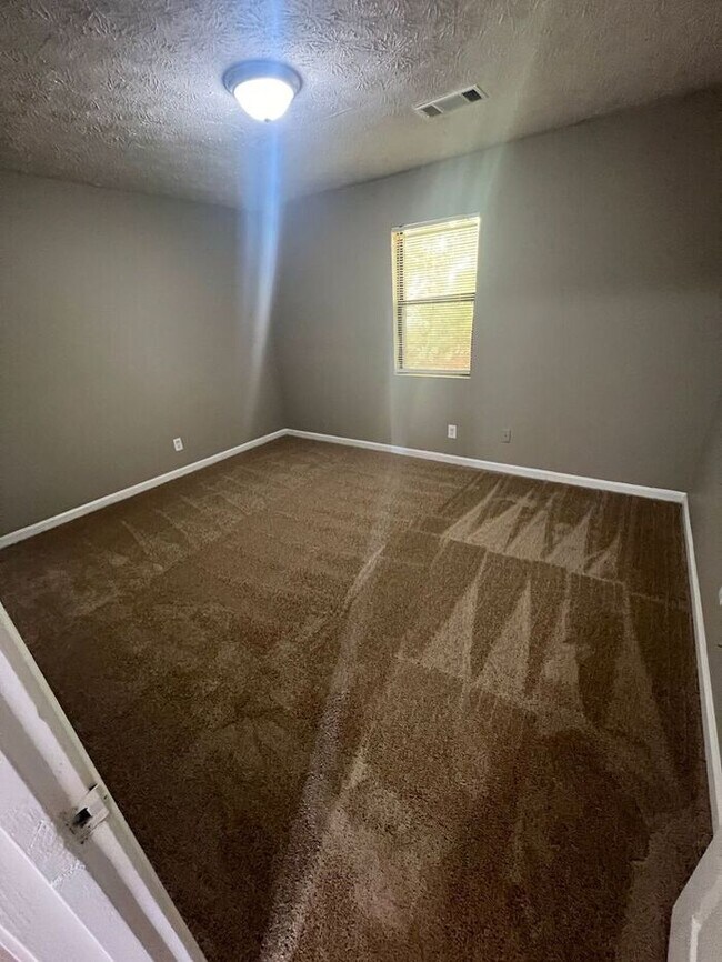 Building Photo - Now Ready! 2 bedroom 2 bath in Snellville