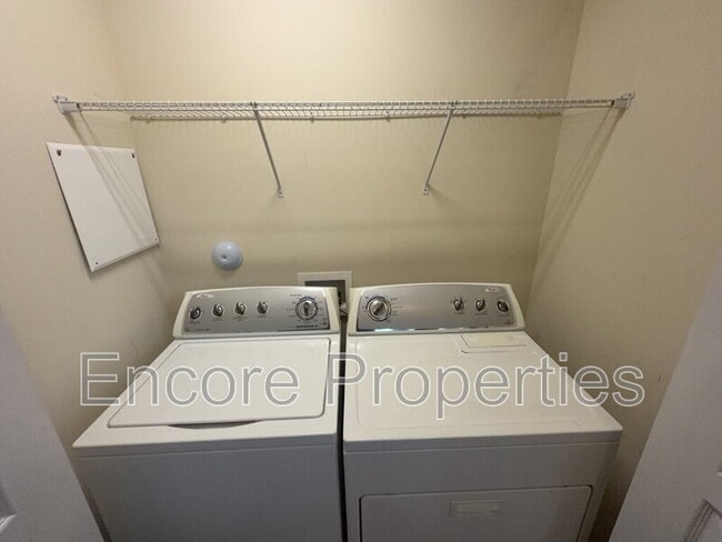 Building Photo - 1200 Grace Point Rd