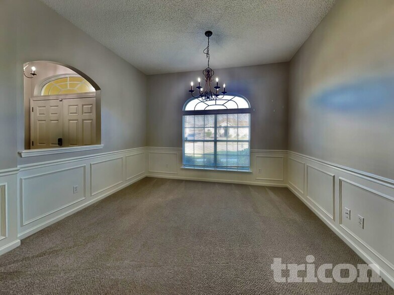 Building Photo - 2738 Ravine Hill Dr