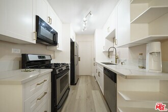 Building Photo - 421 La Fayette Park Pl