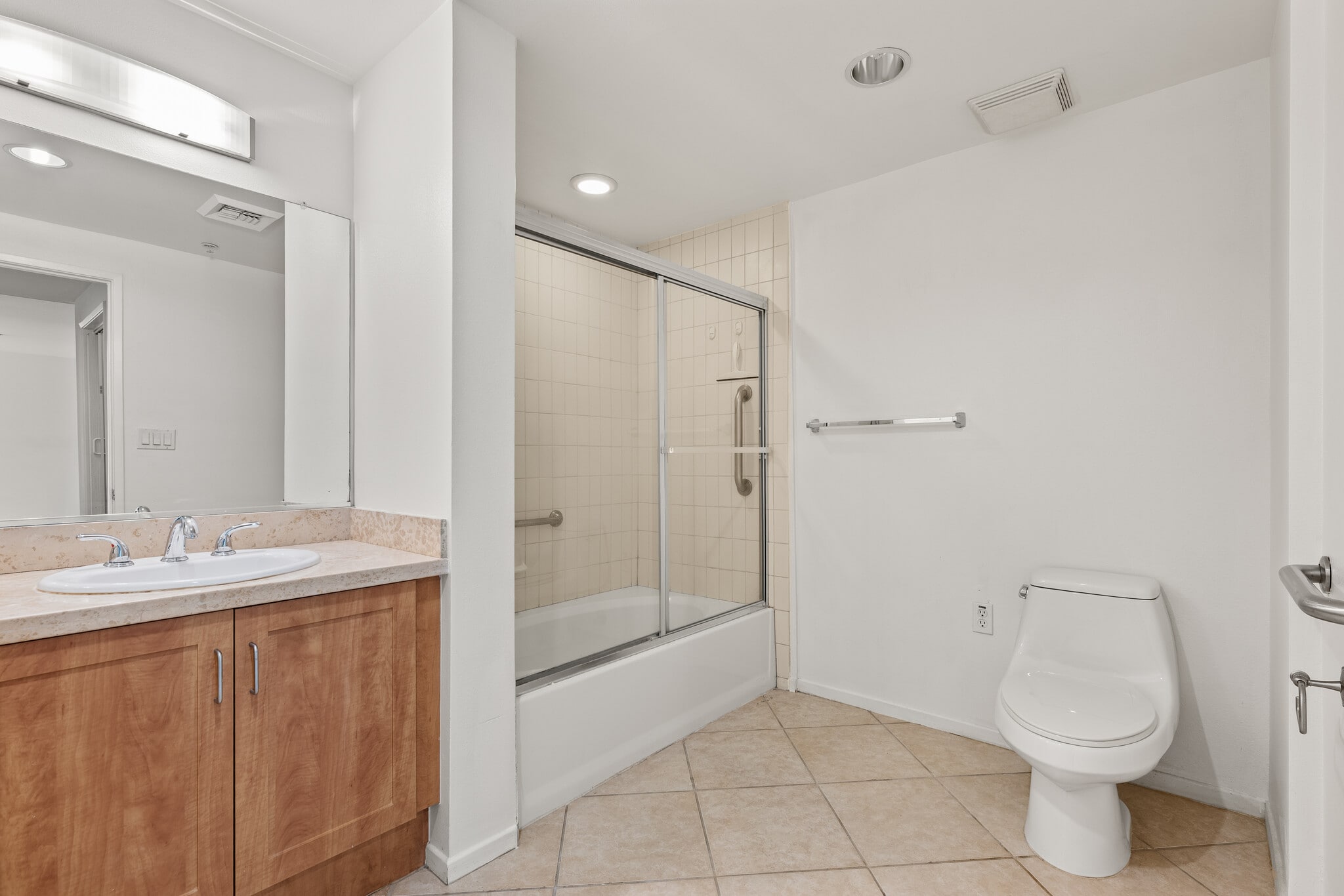 Building Photo - 267 S San Pedro St