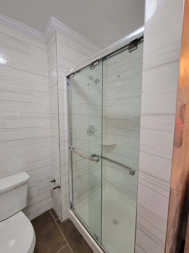 1st floor master room bathroom - 6401 155th St