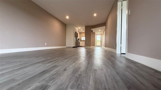 Building Photo - 8962 S Hollybrook Blvd
