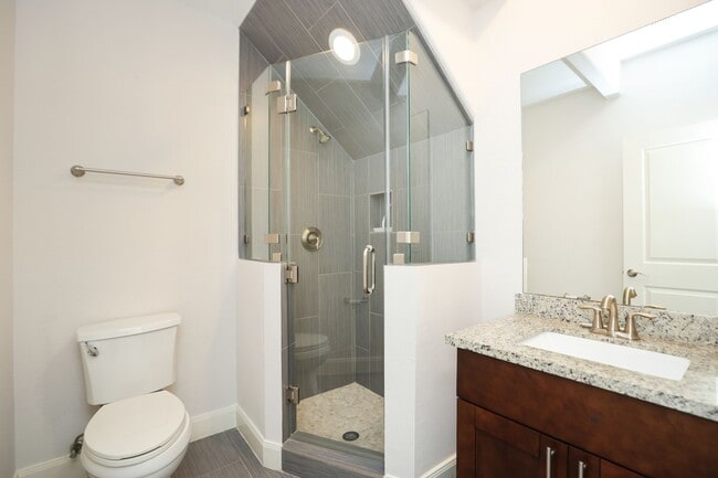 Building Photo - 2212 Stuart St