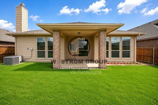 Building Photo - 3121 Hornbeam St