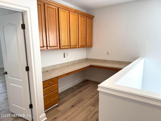 Building Photo - 9902 Windwater Ct
