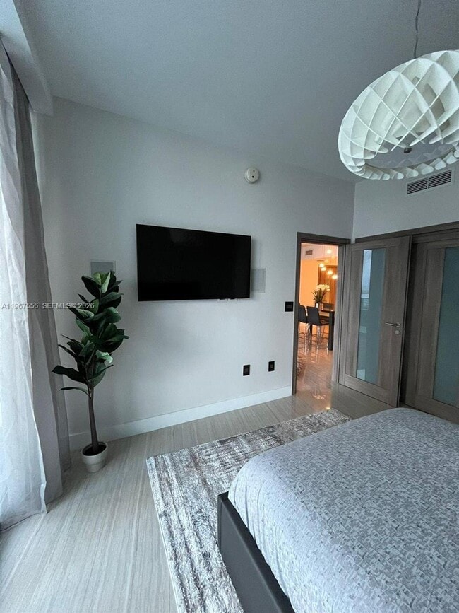 Building Photo - 200 Biscayne Blvd Way