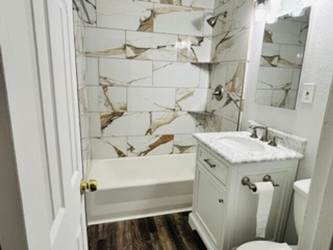 Building Photo - Beautiful Remodeled Home in Tehachapi!