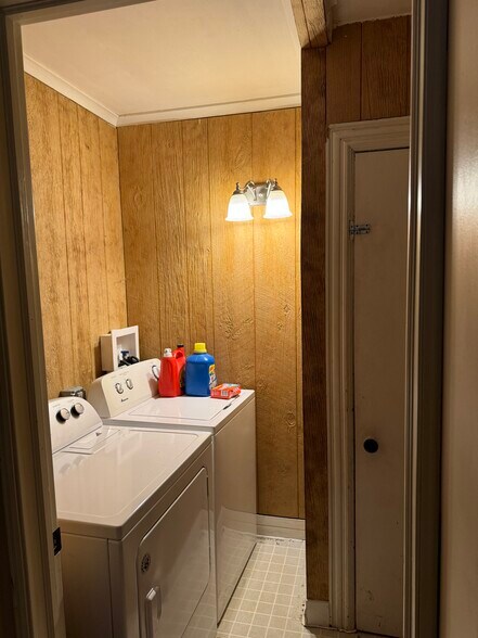 Laundry - 500 N George St
