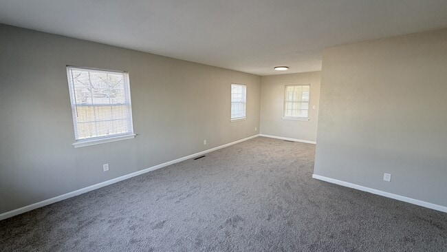 Building Photo - 2101 Cass Ave