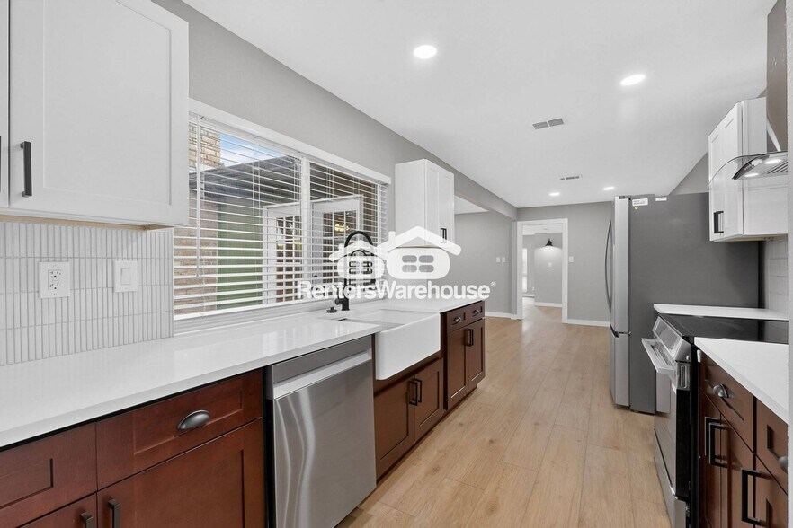 Building Photo - 1207 Creekwood Ct