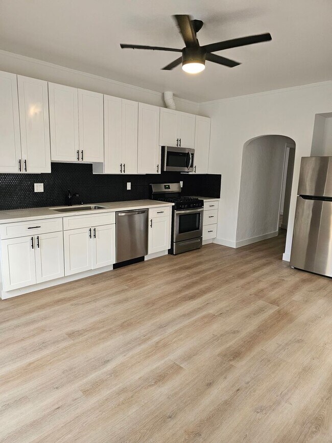 Interior Photo - 6439 Orange Street