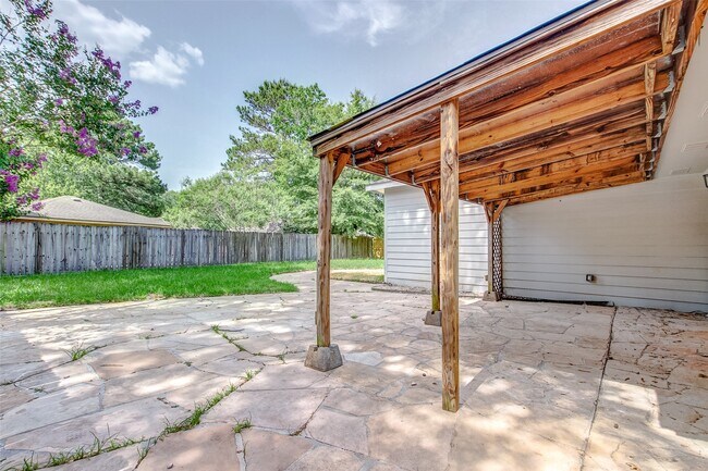 Building Photo - 2323 Tinechester Dr