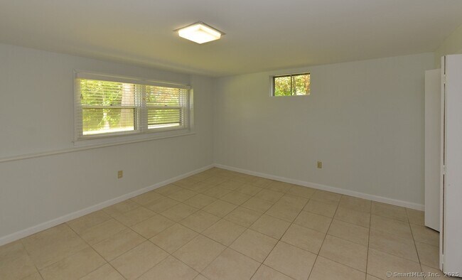 Building Photo - 62 Candlewood Lake Rd