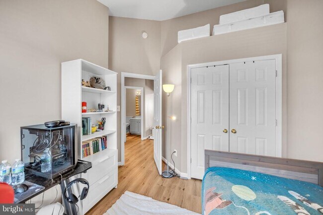 Building Photo - 6340 Cullen Pl