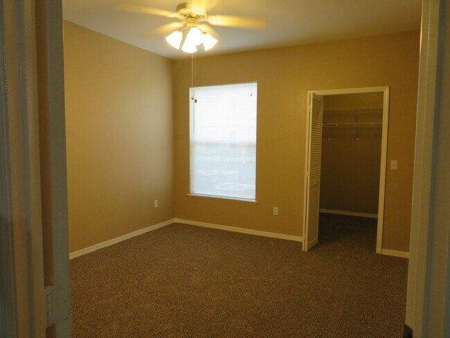 Building Photo - Spacious 4/2 condo in Bella Terra communit...