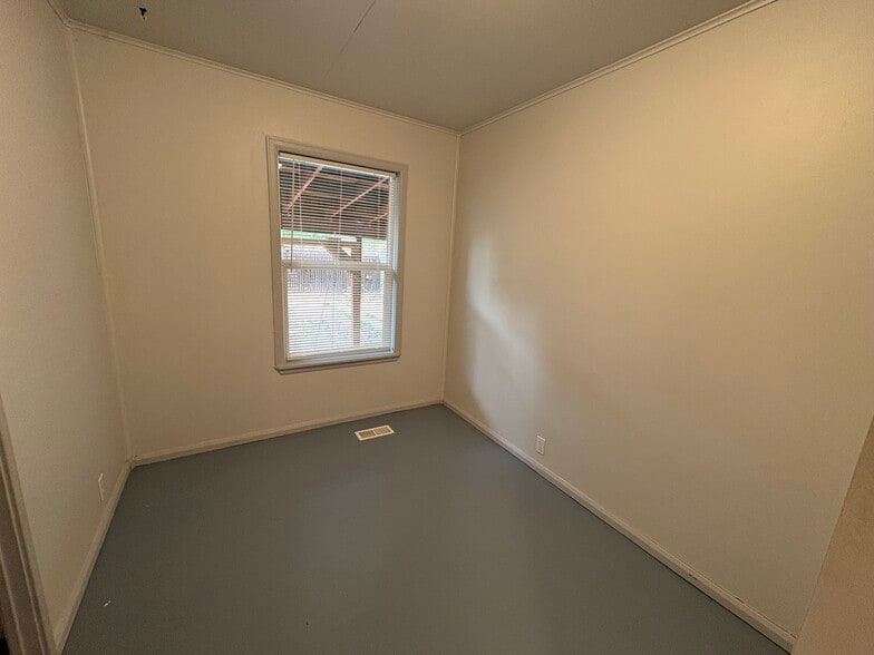 Building Photo - 622 E Saint Elmo Ave