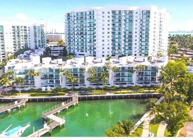 Building Photo - 7900 Harbor Island Dr