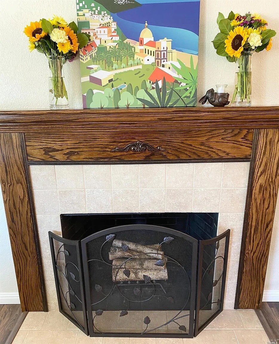 Building Photo - 352 Los Cerritos Dr
