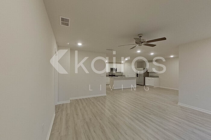 Building Photo - 408 Monarch Ln