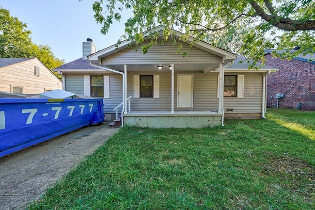 Building Photo - 4 Bedroom Available Now!