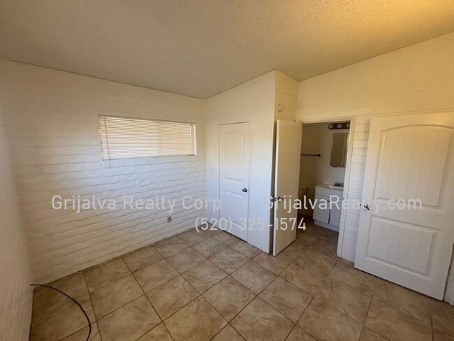 Building Photo - 3 Bedroom, 2 Bath House for Rent!   (Cardi...