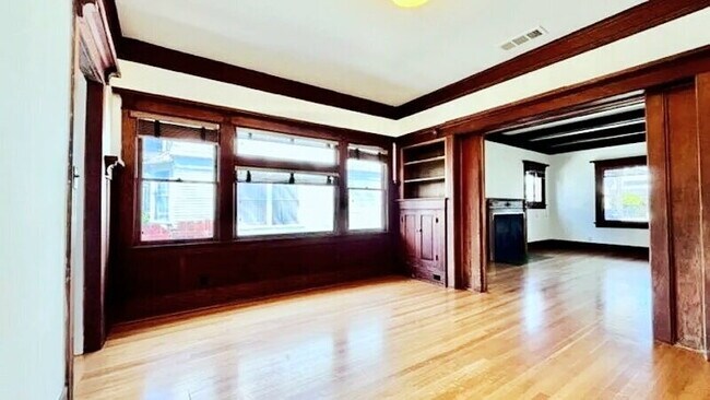 Building Photo - 1635 S Wilton Pl