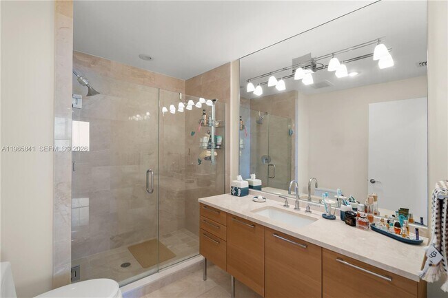 Building Photo - 17001 Collins Ave