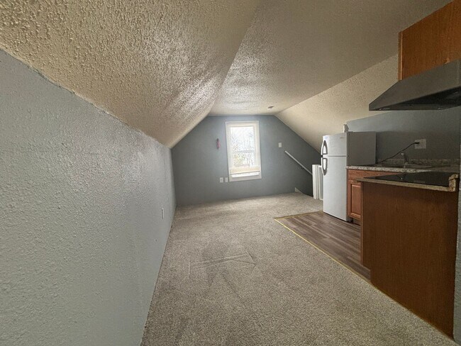 Building Photo - 8827 Park Heights Ave